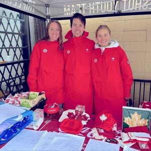 Lululemon limited edition Canadian olympics Packable rain poncho jacket